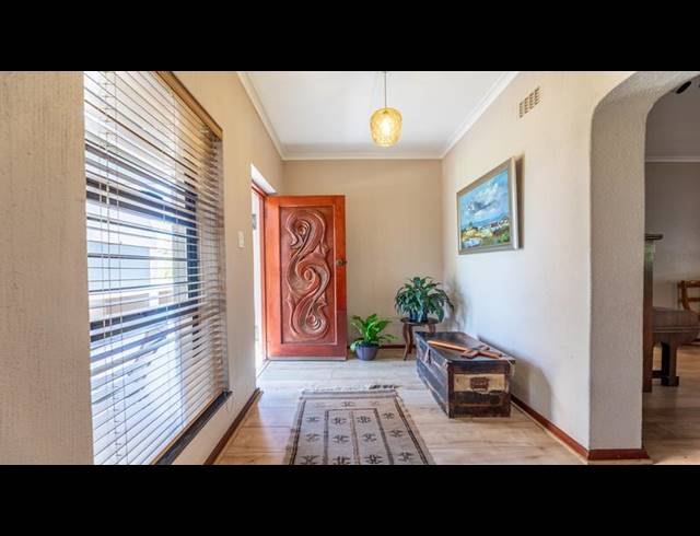 4 BEDROOM HOUSE FOR SALE IN DUYNEFONTEIN